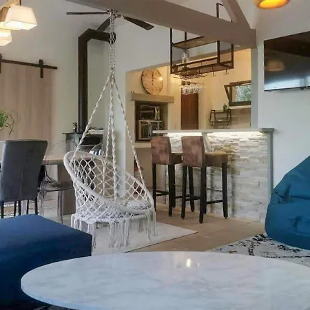 Lovely In With Kitchen Holiday home
