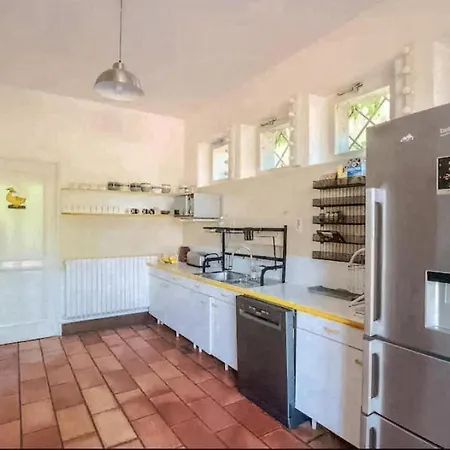 Holiday home Lovely In With Kitchen Vianne